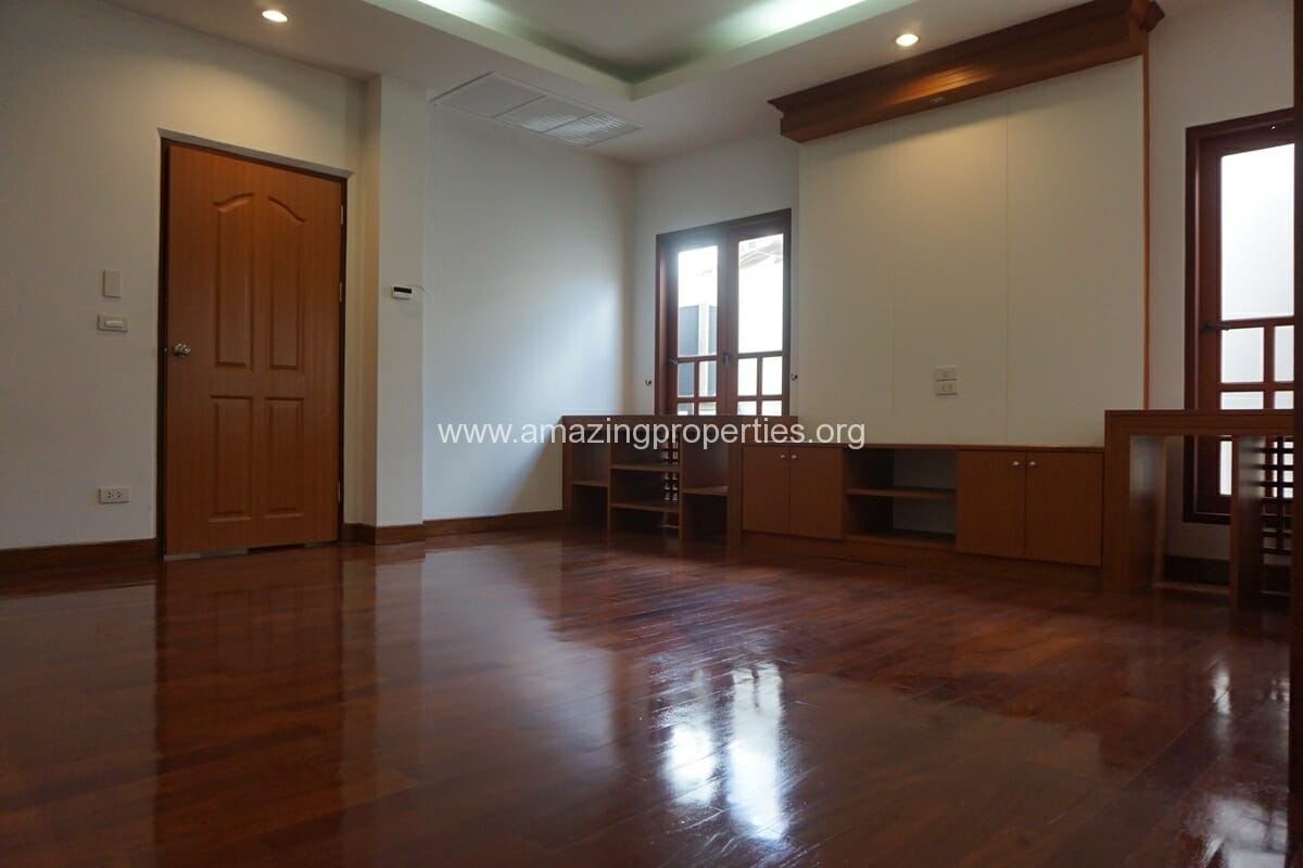 Nana-4-Bedroom-house-for-Rent-19-1389.jpg
