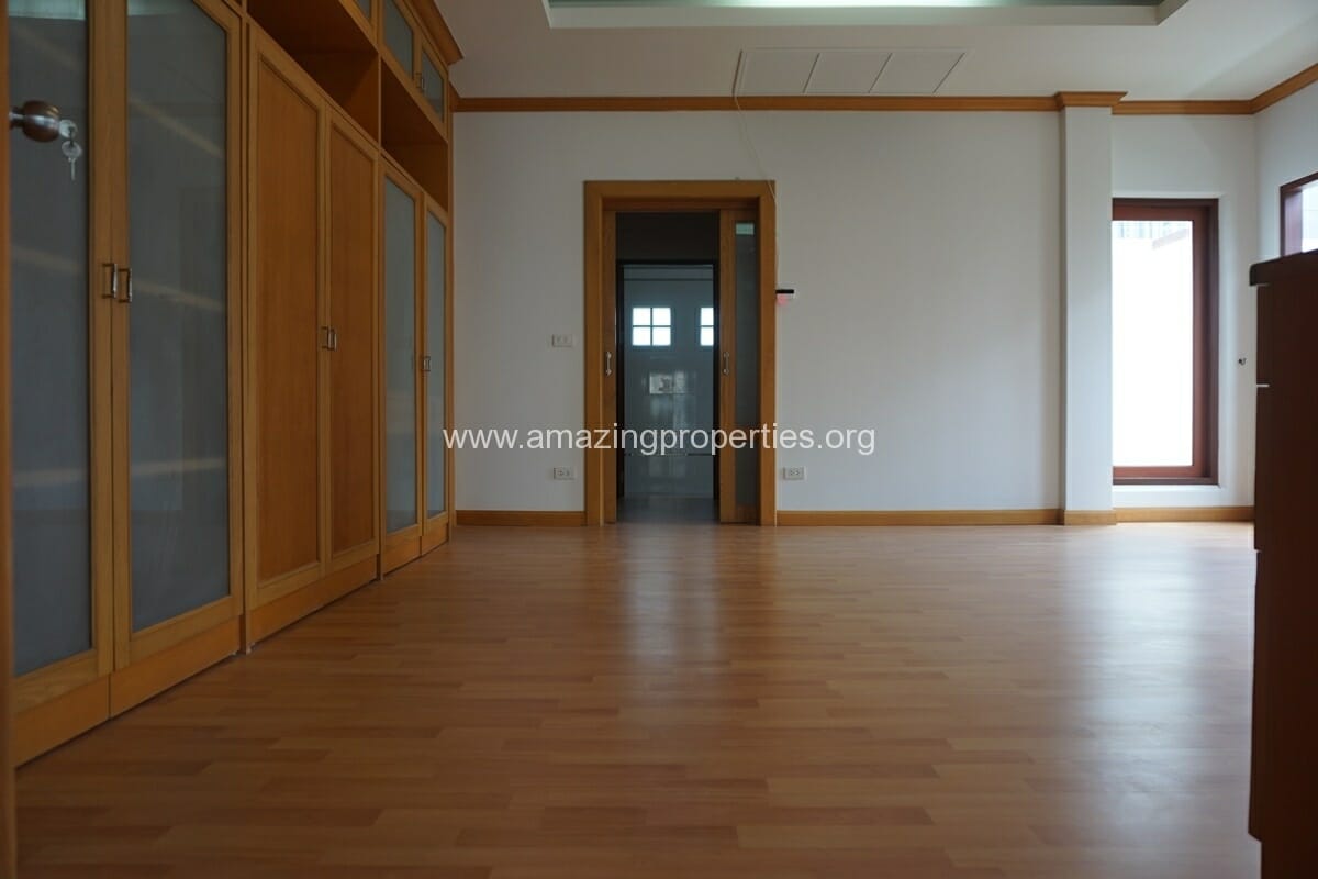 Nana-4-Bedroom-house-for-Rent-24-1686.jpg