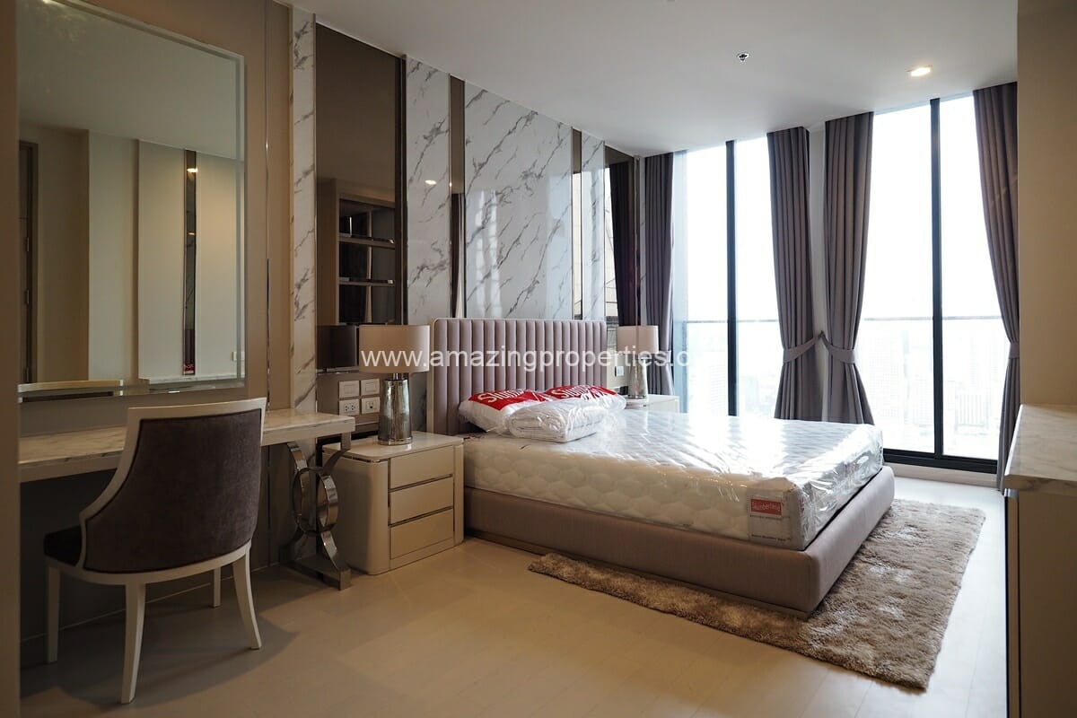 Noble-Ploenchit-2-bedroom-condo-1-1393.jpg