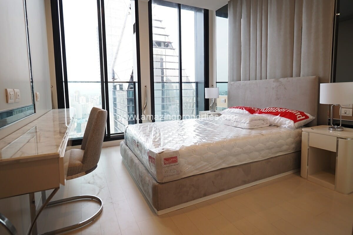 Noble-Ploenchit-2-bedroom-condo-8-7707.jpg