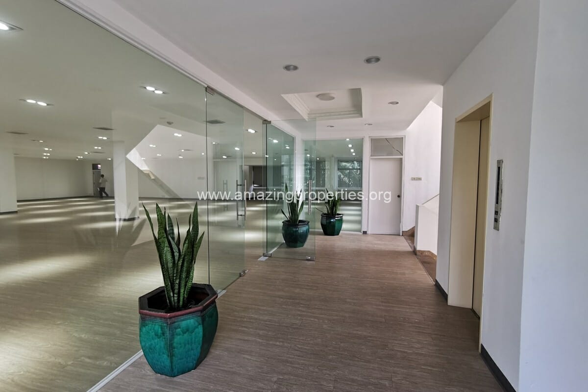 Office-Space-for-rent-Nana-2-1238.jpg