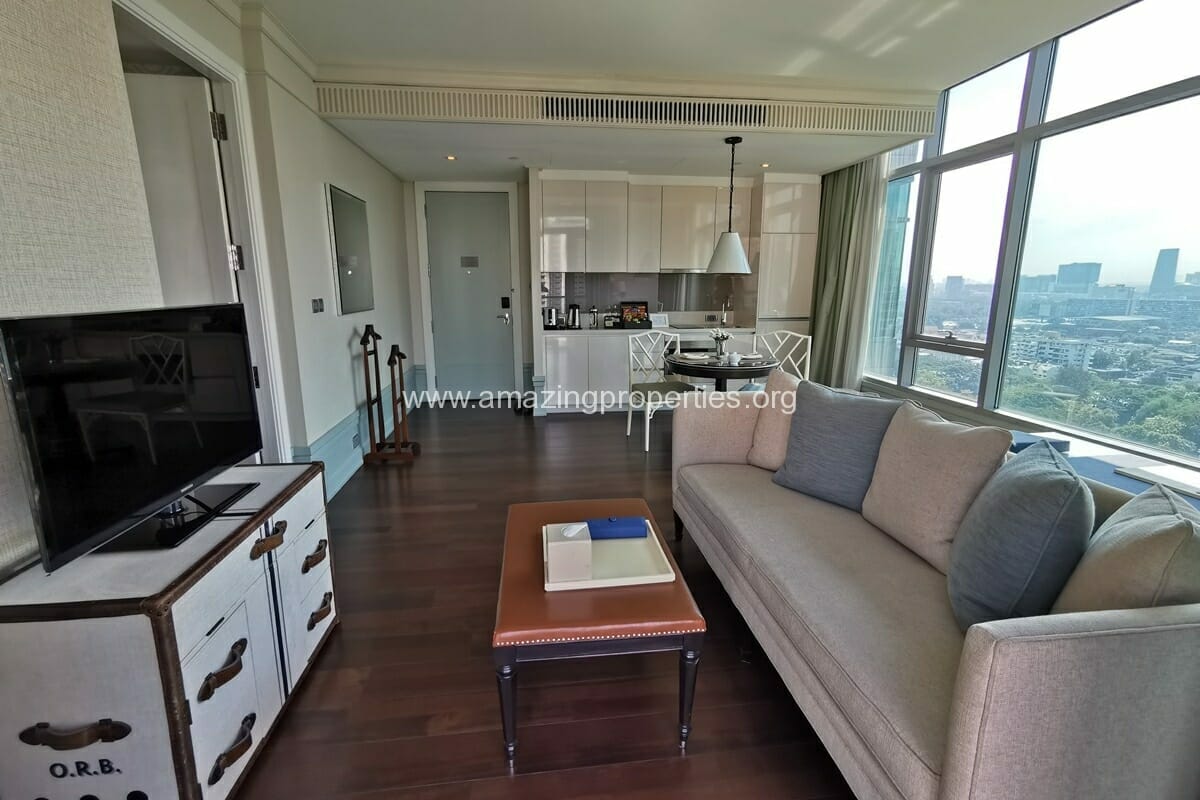 Oriental-Residence-One-Bedroom-Corner-Suite-26-3453.jpg