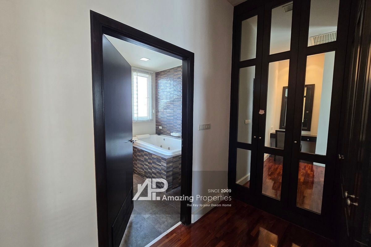 Penthouse-in-Asoke-29-3580.jpg