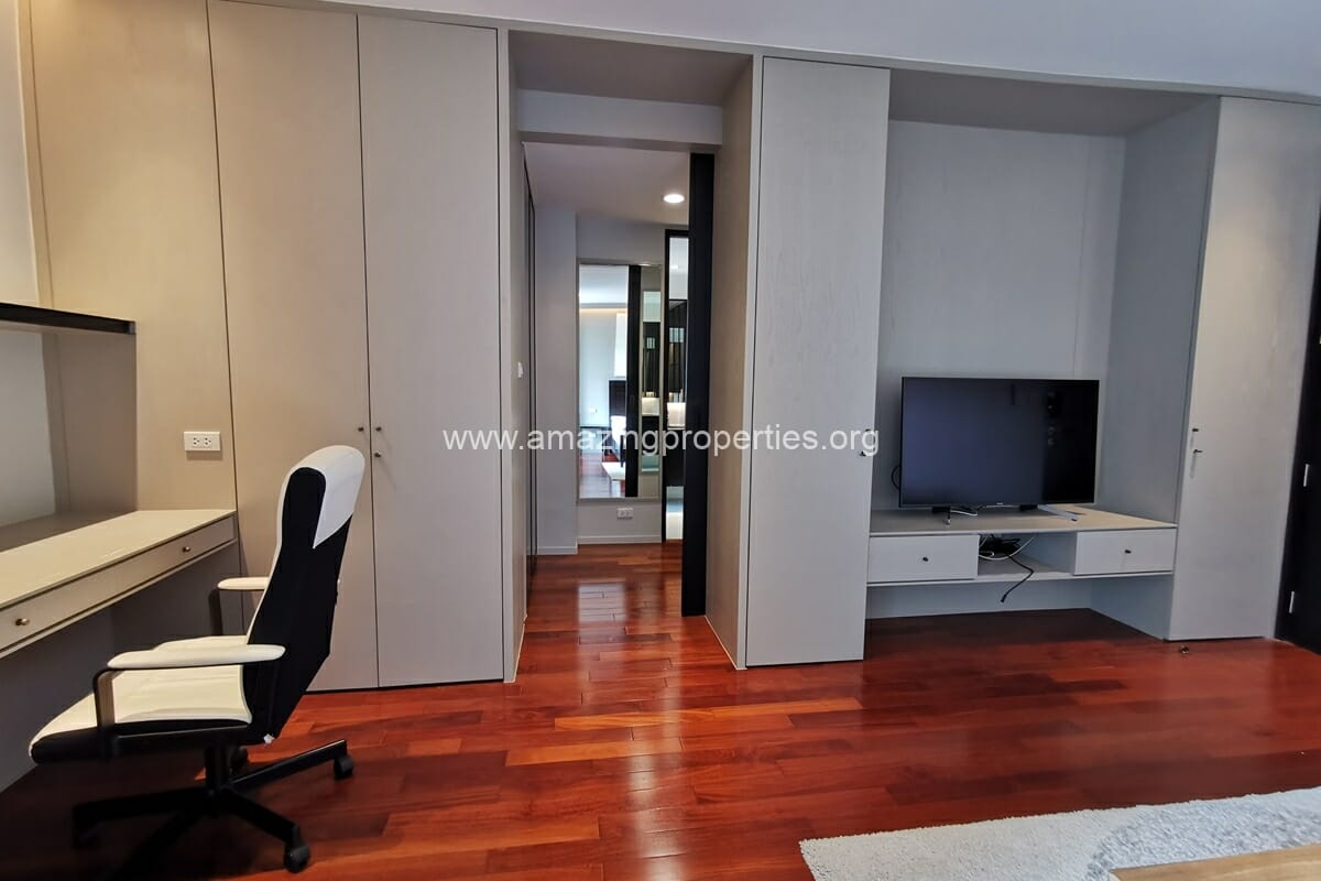 Pet-Friendly-2-bedroom-with-Study-room-Thonglor-20-7125.jpg