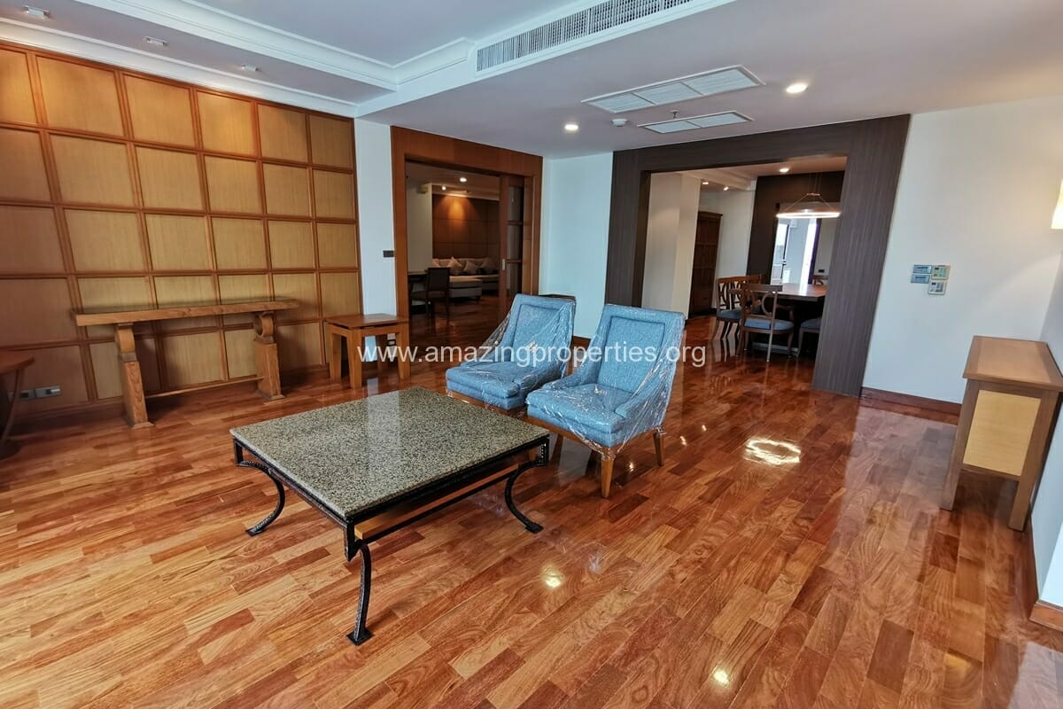 Pet-Friendly-4-bedroom-apartment-near-BTS-Nana-11-9625.jpg