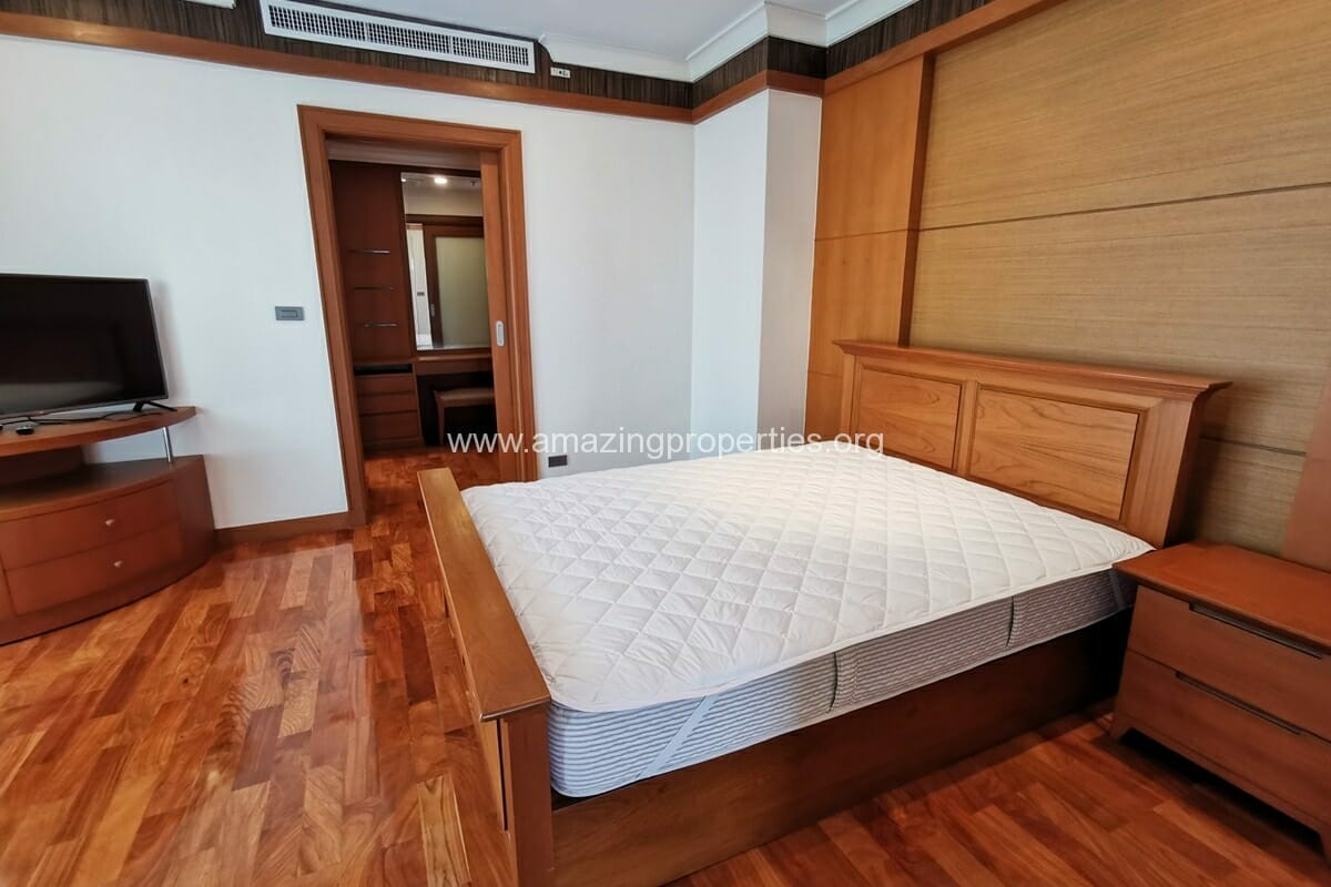 Pet-Friendly-4-bedroom-apartment-near-BTS-Nana-18-7815.jpg