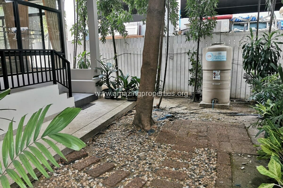 Pet-friendly-4-Bedroom-House-Thonglor-2-5319.jpg