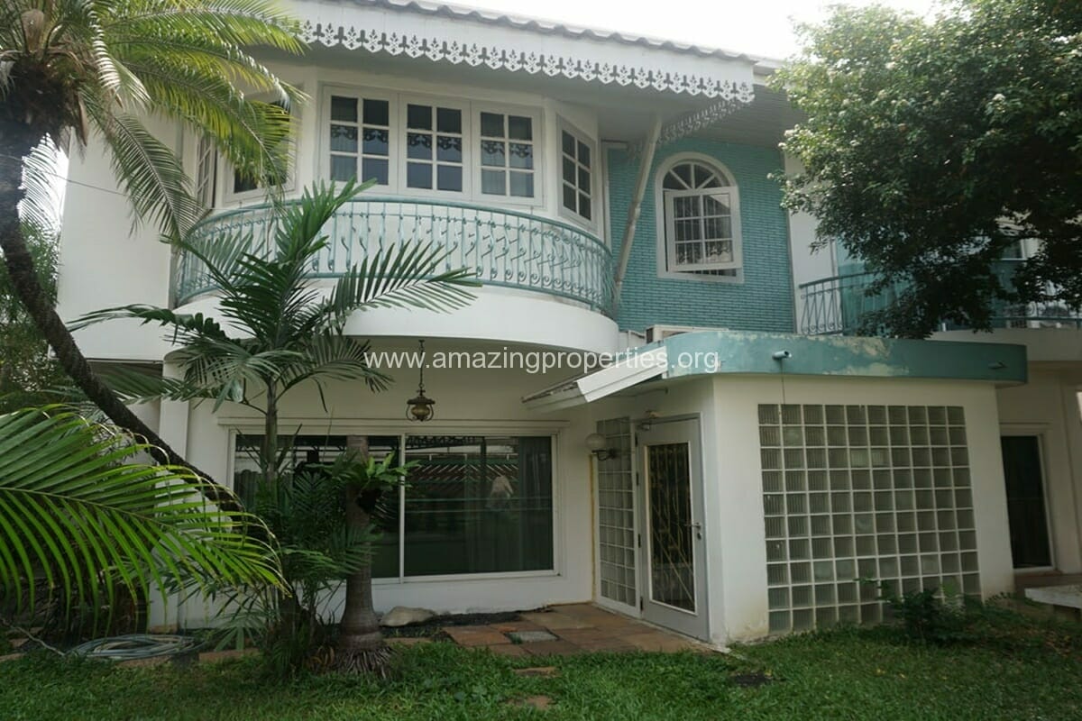 Petfriendly-3-Bedroom-House-Phrom-Phong-1-7966.jpg