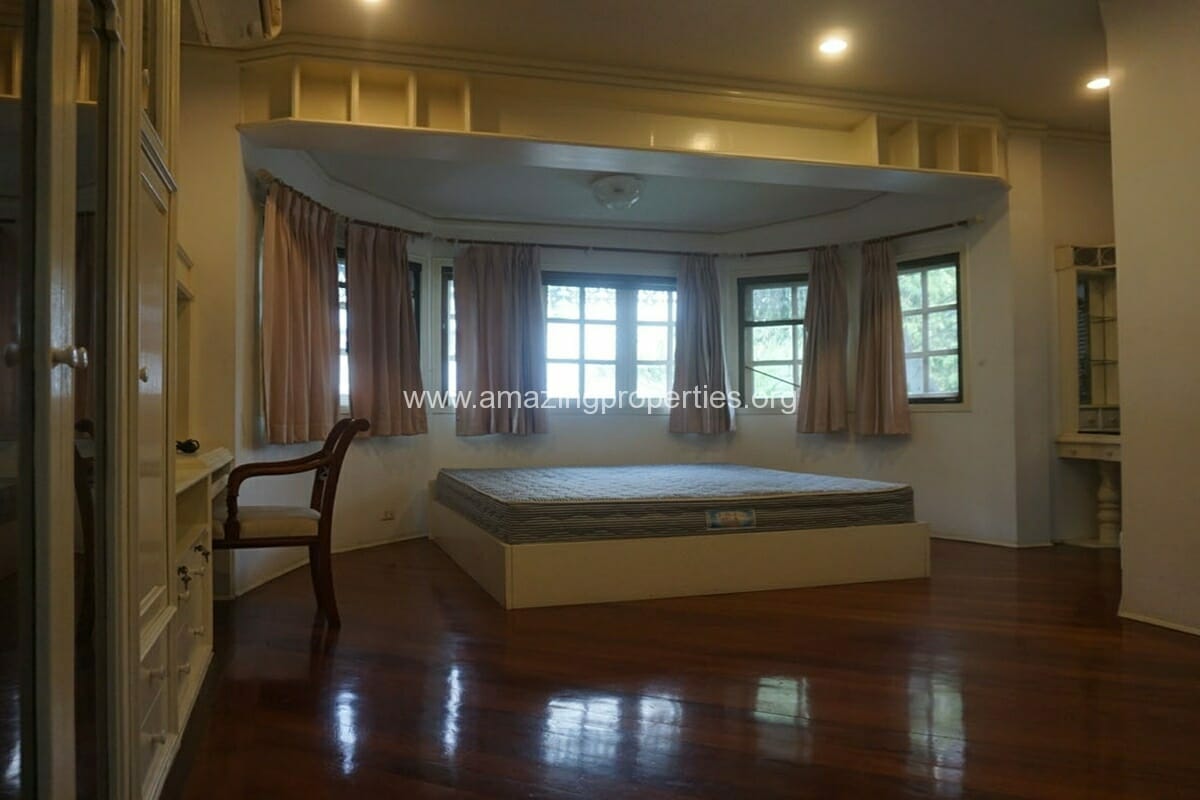 Petfriendly-3-Bedroom-House-Phrom-Phong-11-9555.jpg