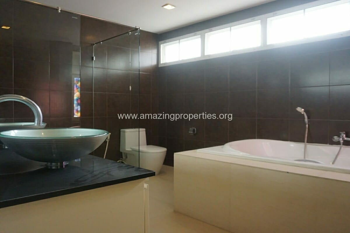 Petfriendly-3-Bedroom-House-Phrom-Phong-18-3262.jpg