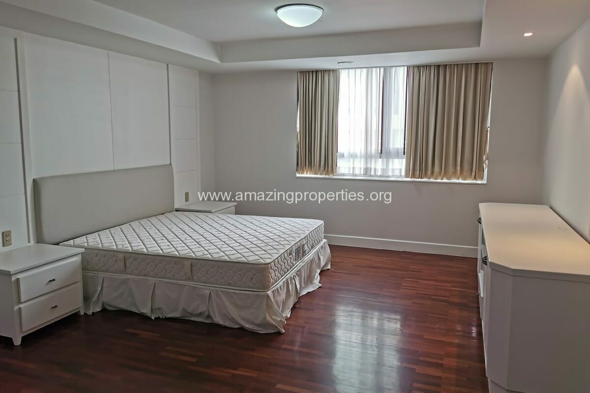 Petfriendly-3-bedroom-apartment-Krungthep-Thani-Tower15-2156.jpg