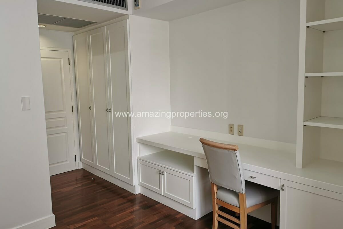 Petfriendly-3-bedroom-apartment-Krungthep-Thani-Tower17-8099.jpg