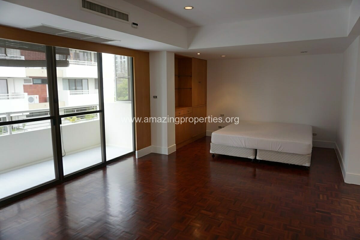 Phirom-Gardens-4-Bedroom-Apartment-16-9056.jpg