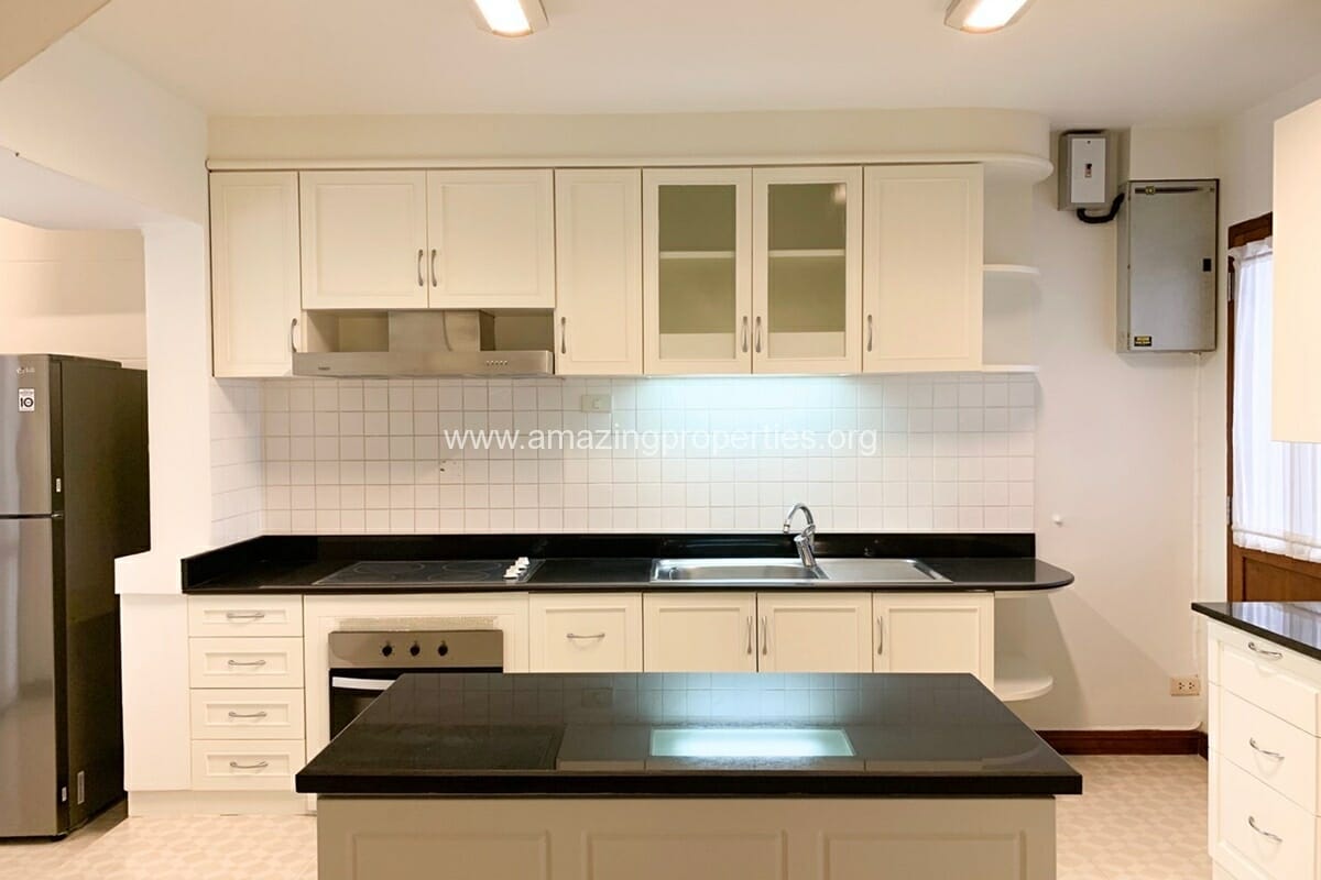 Phrom-Phong-3-bedroom-house-for-rent-3-2715.jpg
