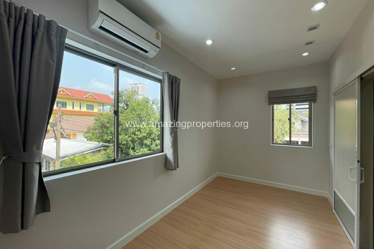 Phrom-Phong-4-bedroom-House-12-1-1341.jpg