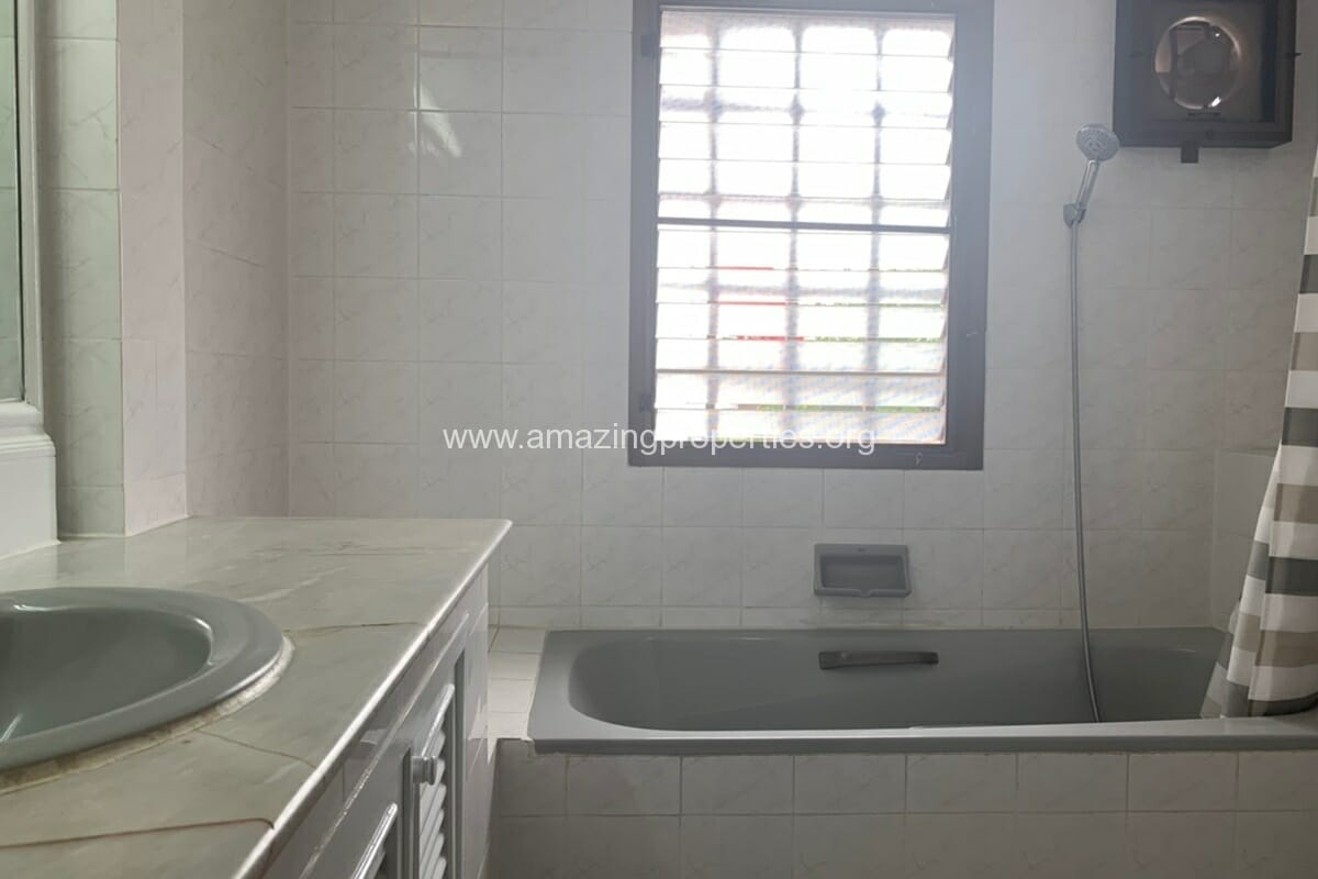 Phrom-Phong-4-bedroom-House-for-Rent-30-8560.jpg