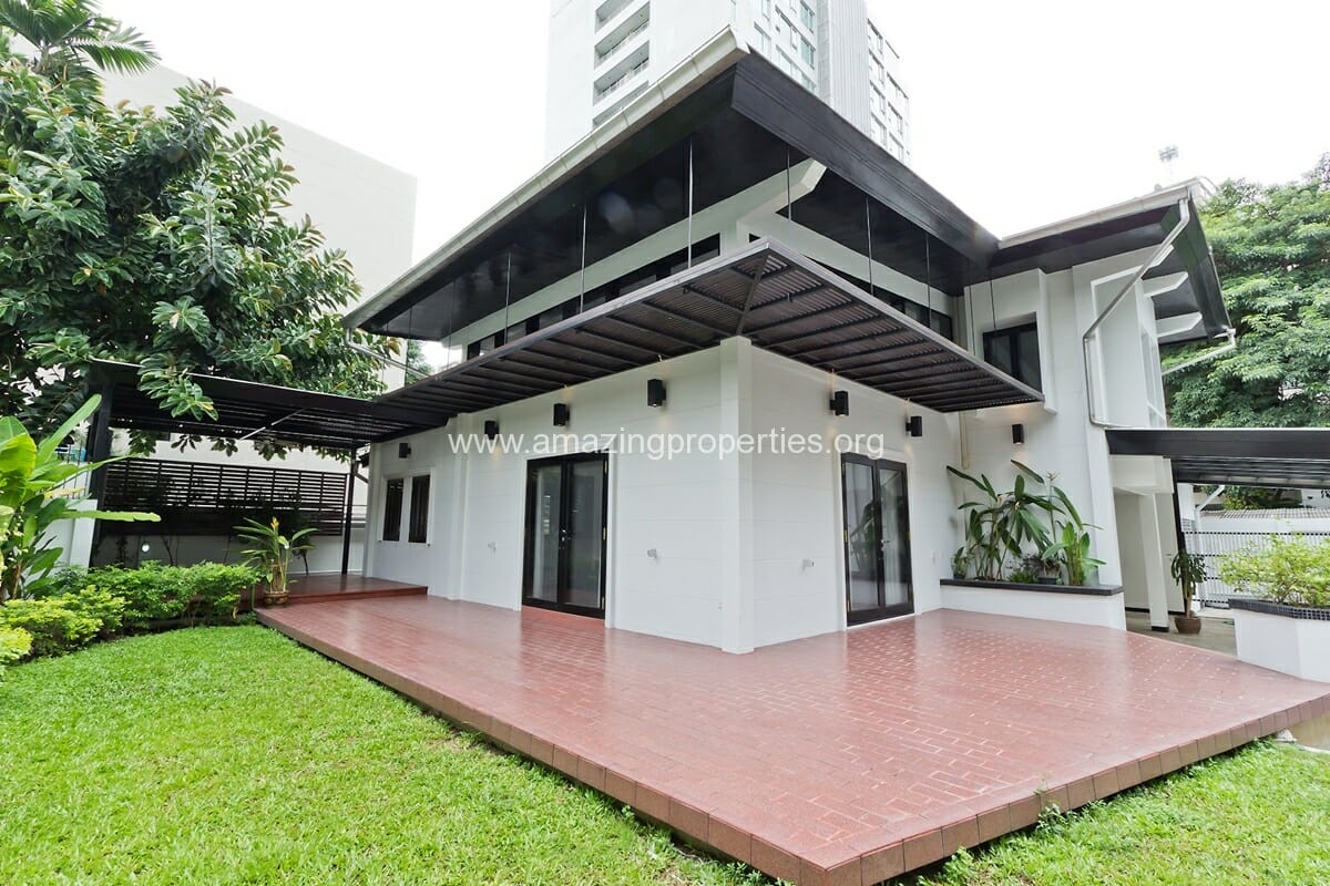 Phrom-Phong-House-with-Garden-16-9829.jpg
