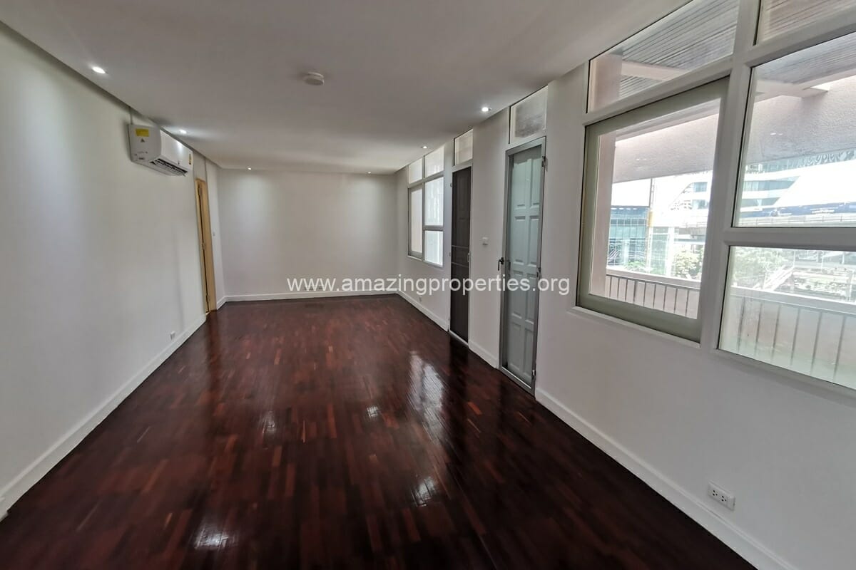 Ploenchit-4-bedroom-Penthouse-2-9942.jpg