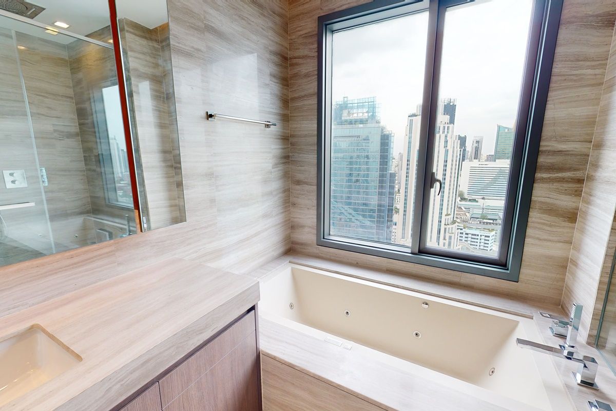 Q1-Sukhumvit-3-bedroom-condo-21-2-8978.jpg