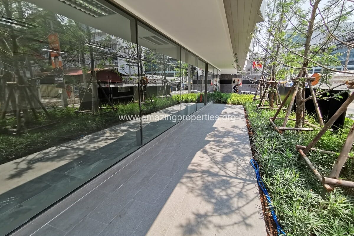 Retail-Space-Asoke-7-1008.jpg