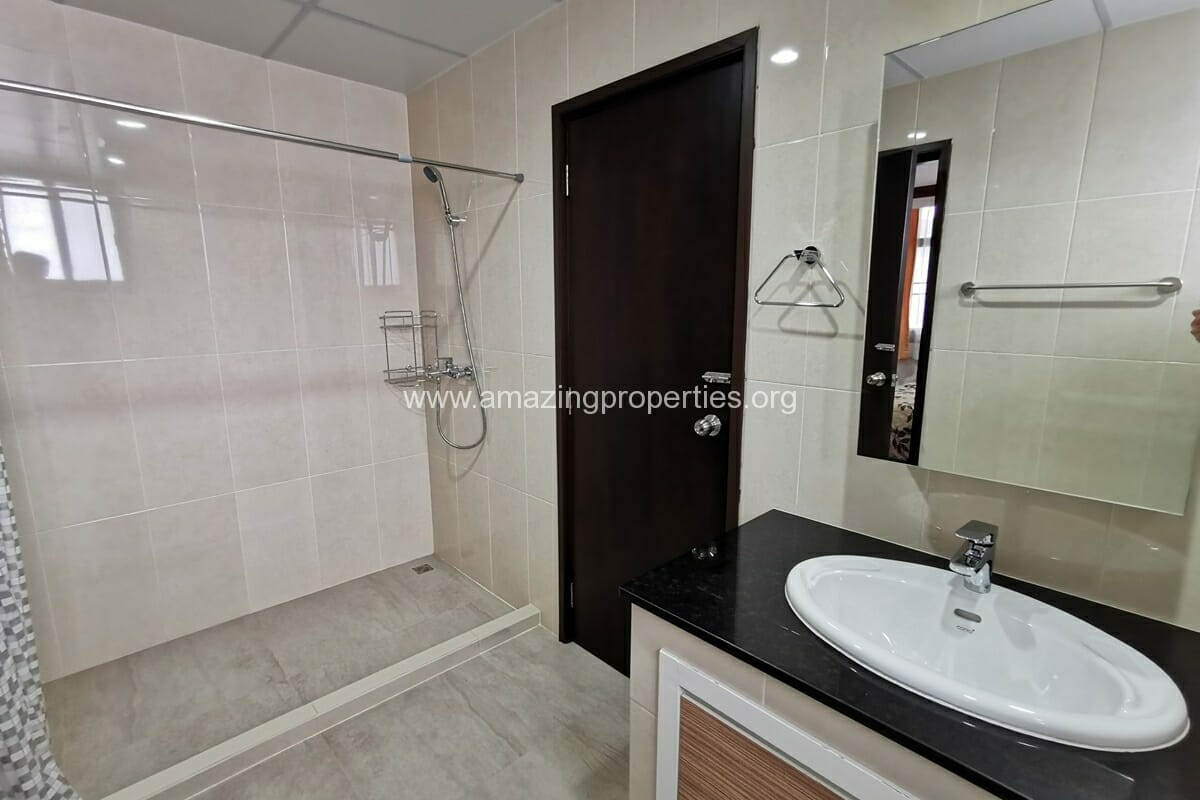 Rishi-Court-3-Bedroom-apartment-13-1-7483.jpg