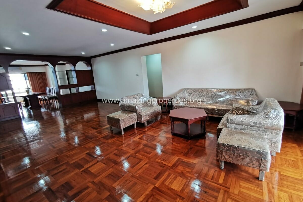 Rishi-Court-3-Bedroom-apartment-3-1-2649.jpg