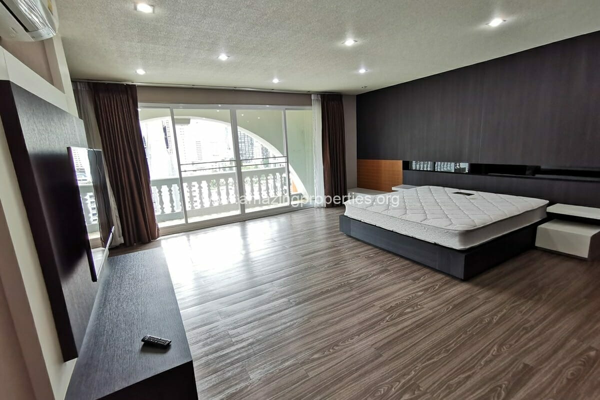 Royal-Castle-4-bedroom-condo-Phrom-Phong-13-4053.jpg