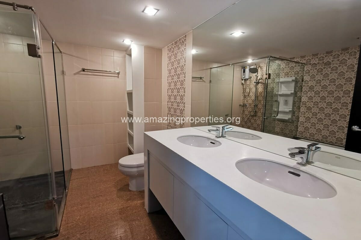 Royal-Castle-4-bedroom-condo-Phrom-Phong-16-2820.jpg