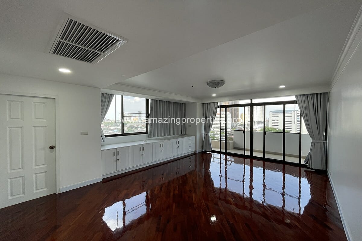 Ruamsuk-Condominium-3-bedroom-8-6503.jpg