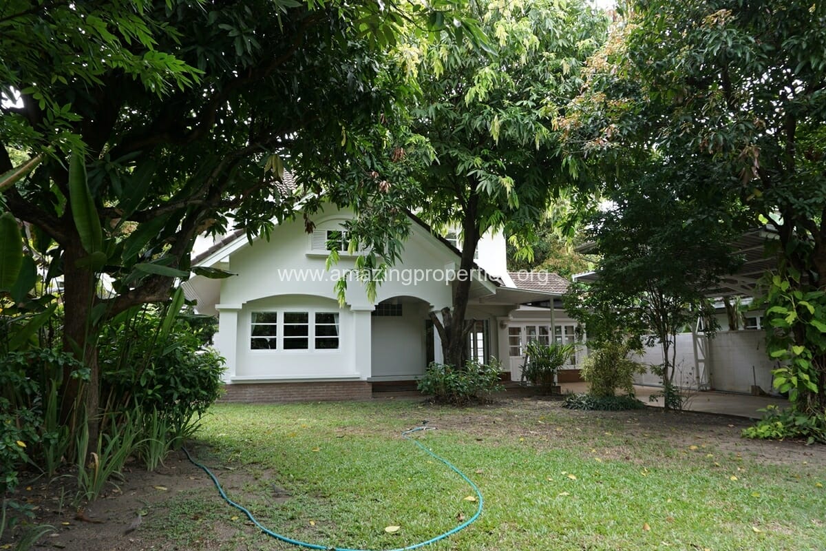 Single-House-with-garden-Asoke-2-4346.jpg