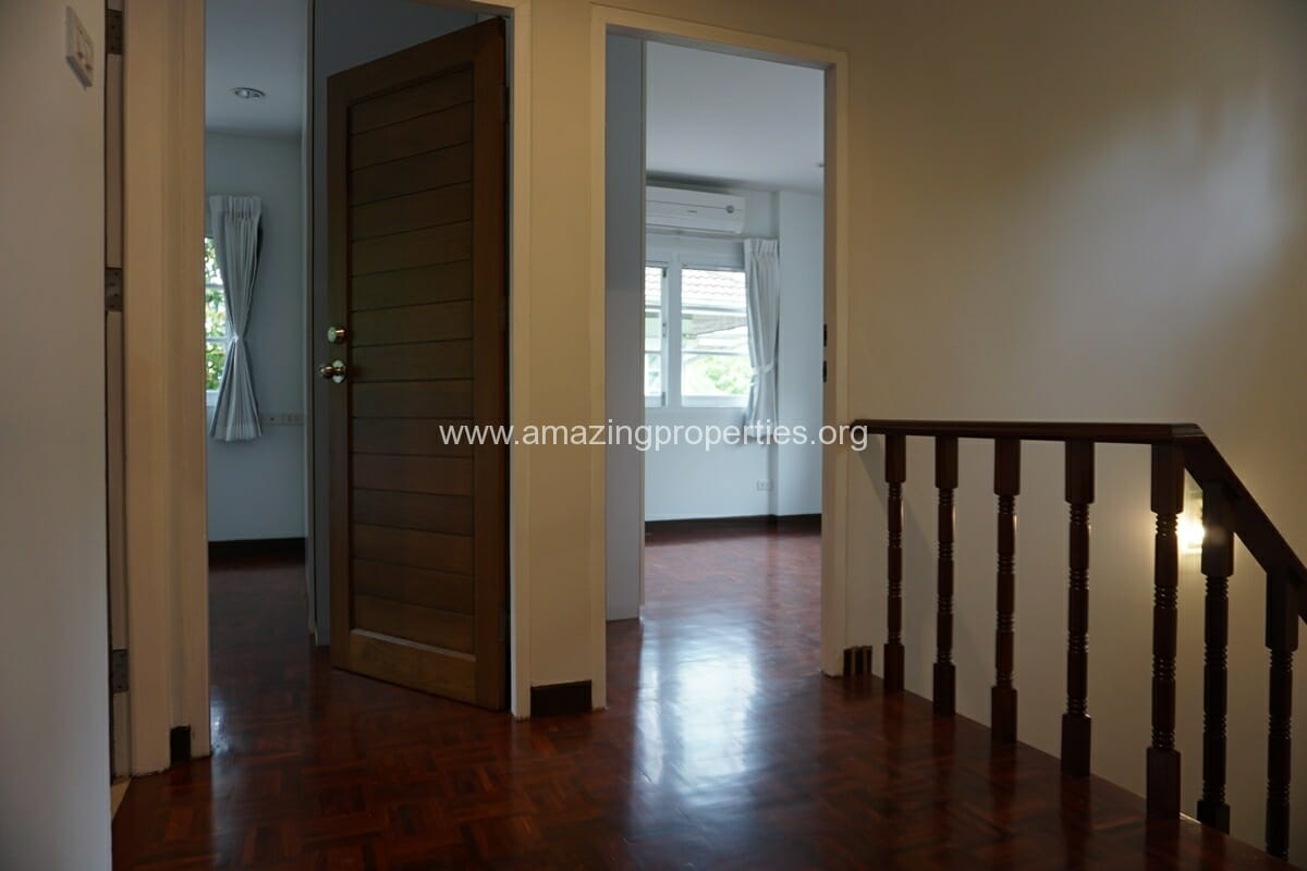 Single-House-with-garden-Asoke-27-2882.jpg