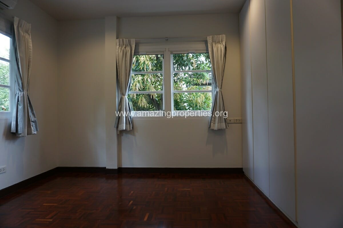 Single-House-with-garden-Asoke-30-8915.jpg