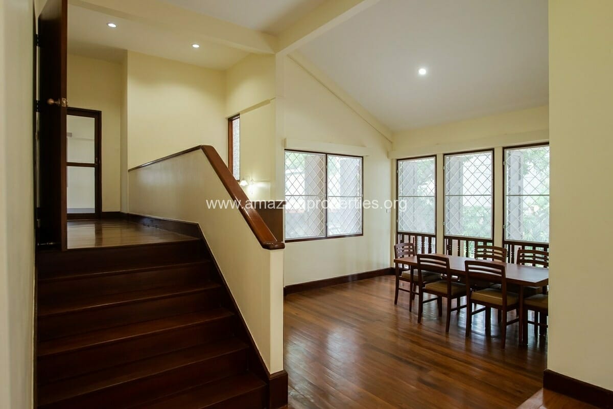 Single-House-with-large-garden-Phayathai-4-2461.jpeg
