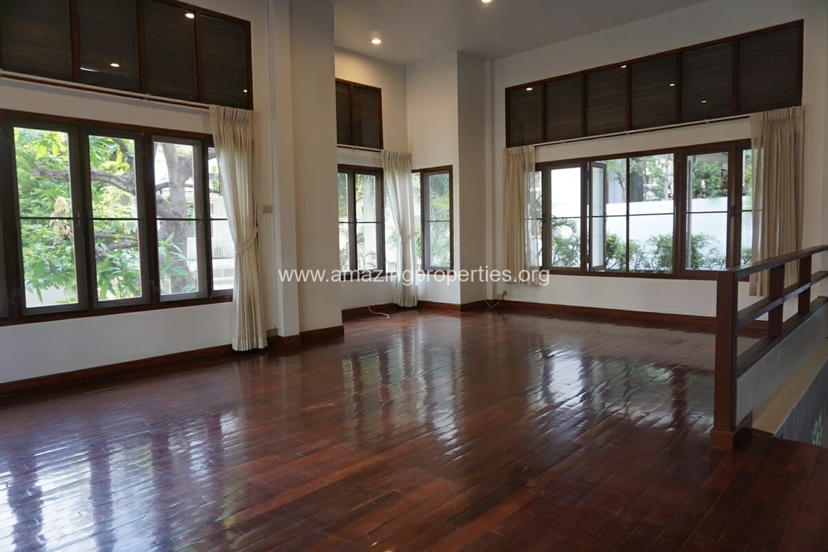 Single-house-with-Garden-for-Rent-Ploenchit-16-4110.jpg