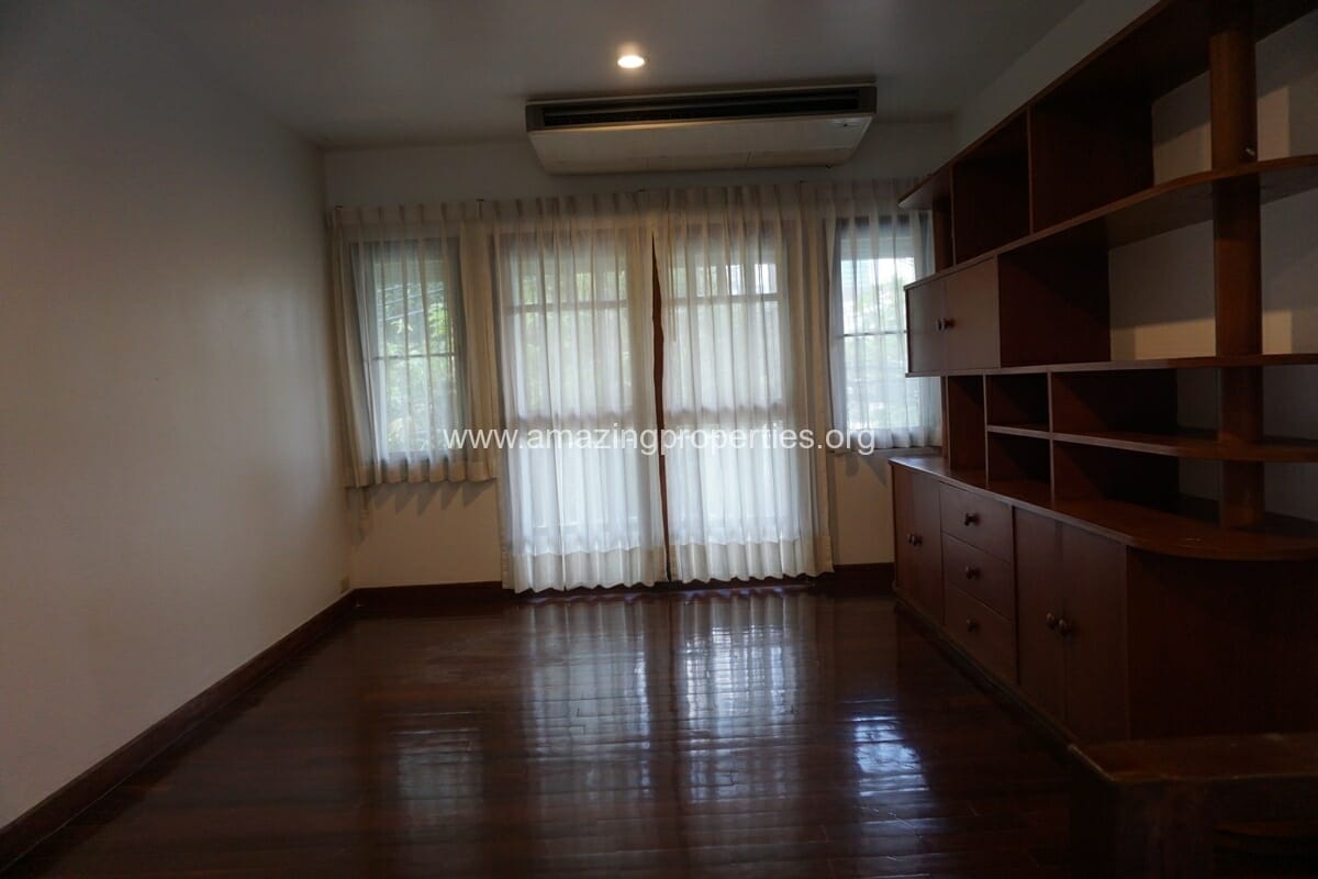 Single-house-with-Garden-for-Rent-Ploenchit-19-9028.jpg