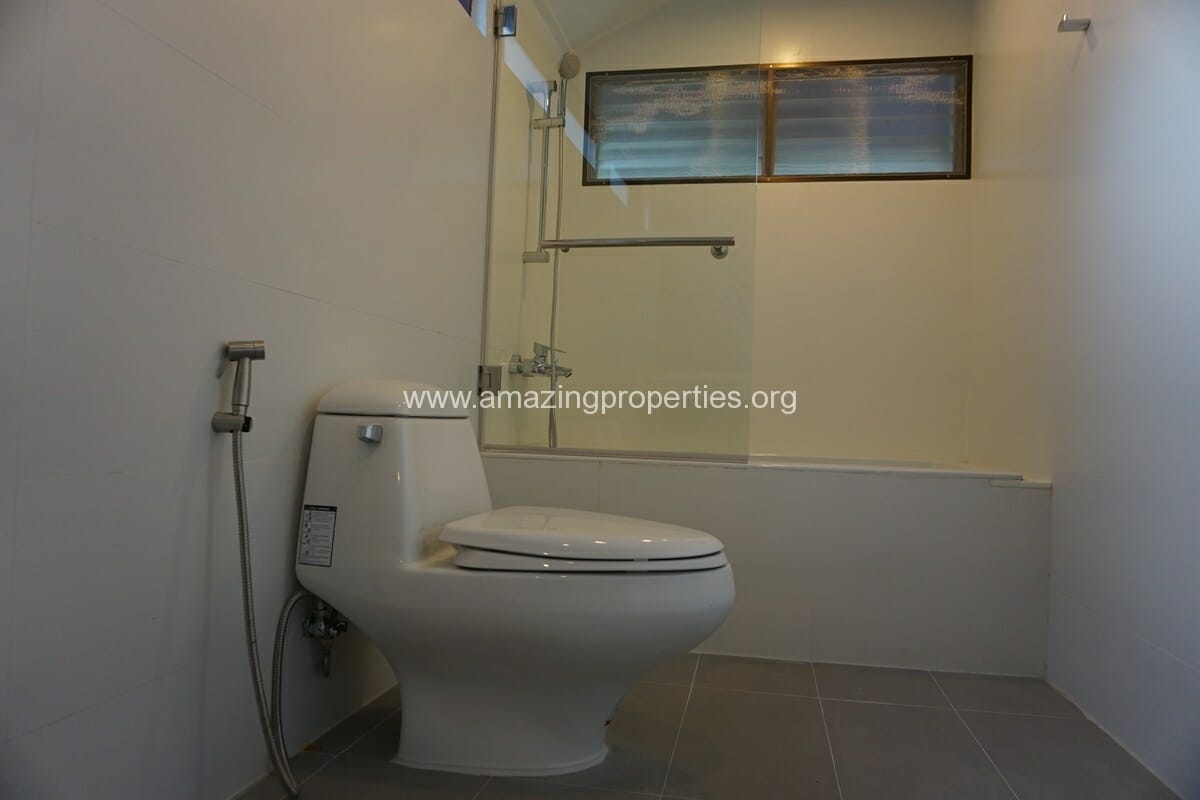 Single-house-with-Garden-for-Rent-Ploenchit-25-6331.jpg