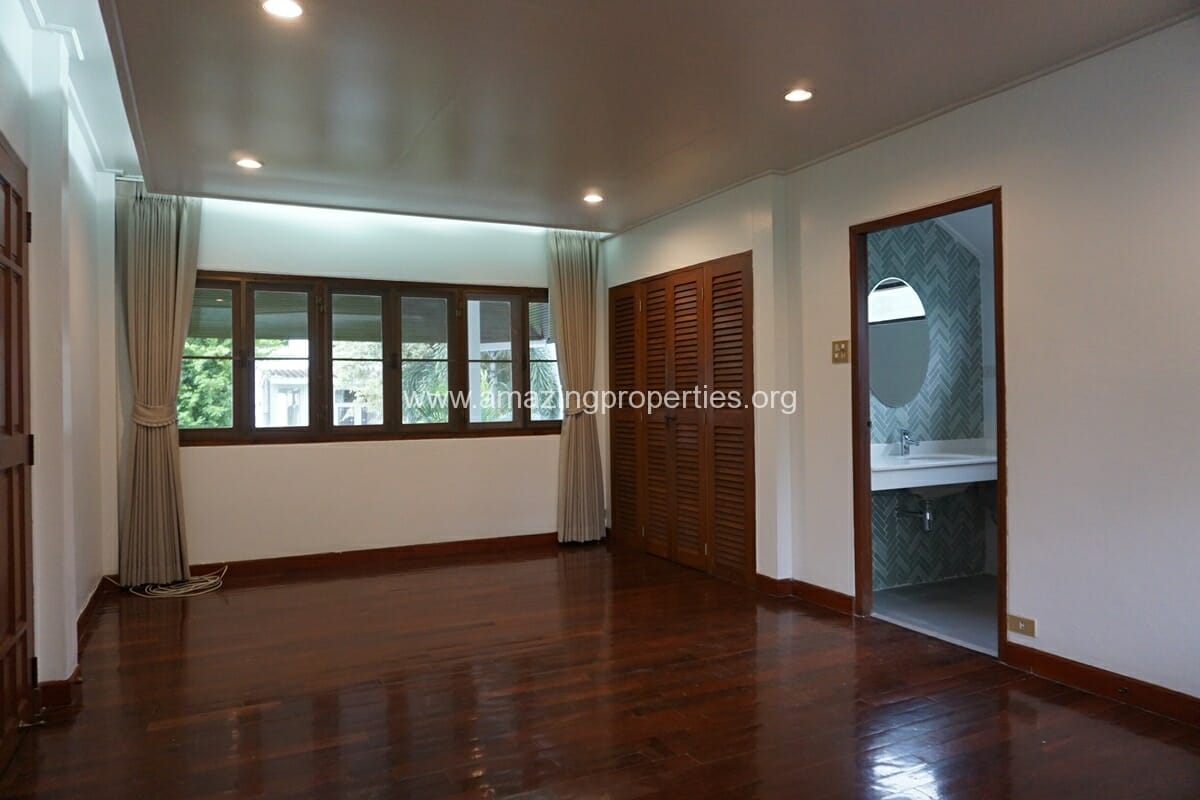 Single-house-with-Garden-for-Rent-Ploenchit-26-4523.jpg