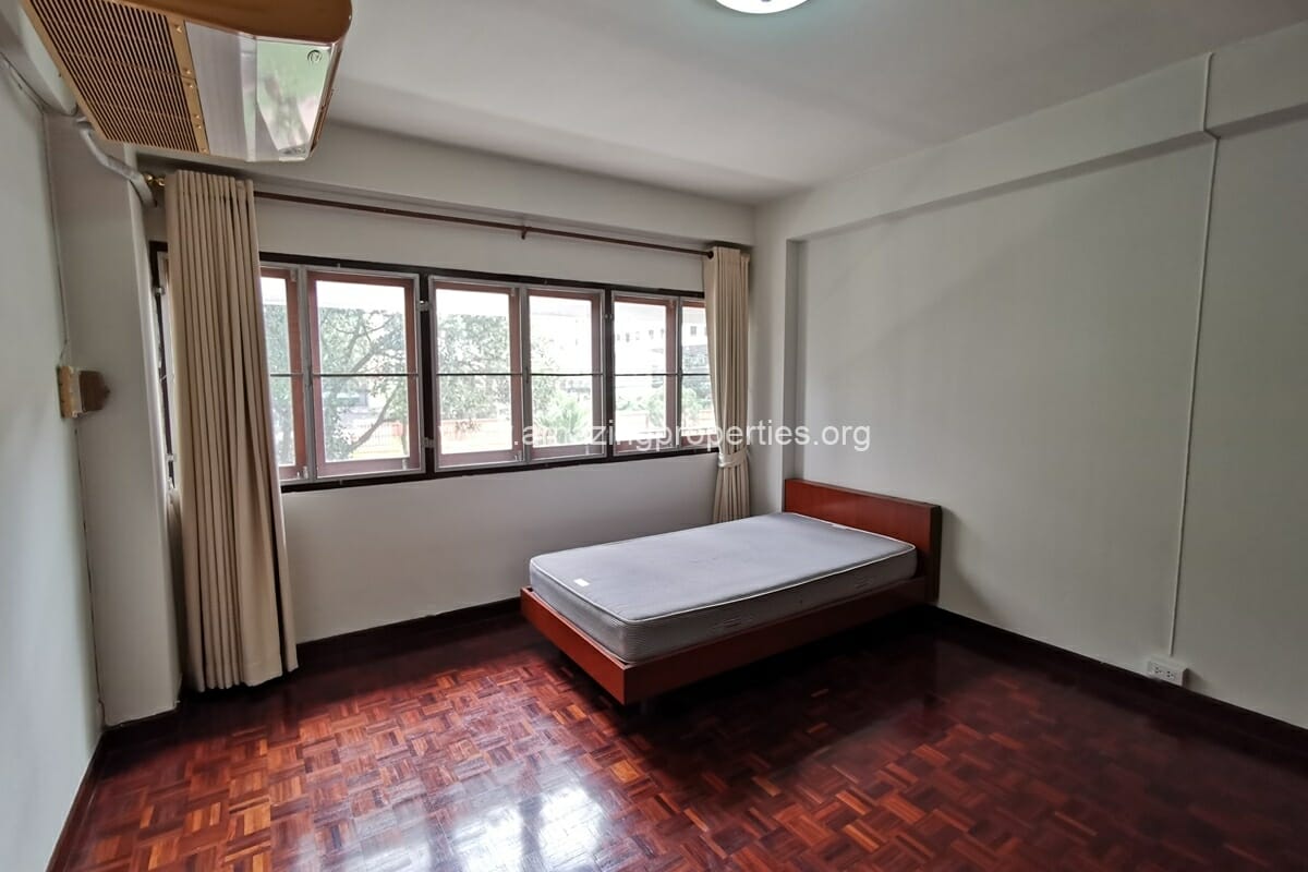 Siva-Court-3-bedroom-apartment-12-3332.jpg