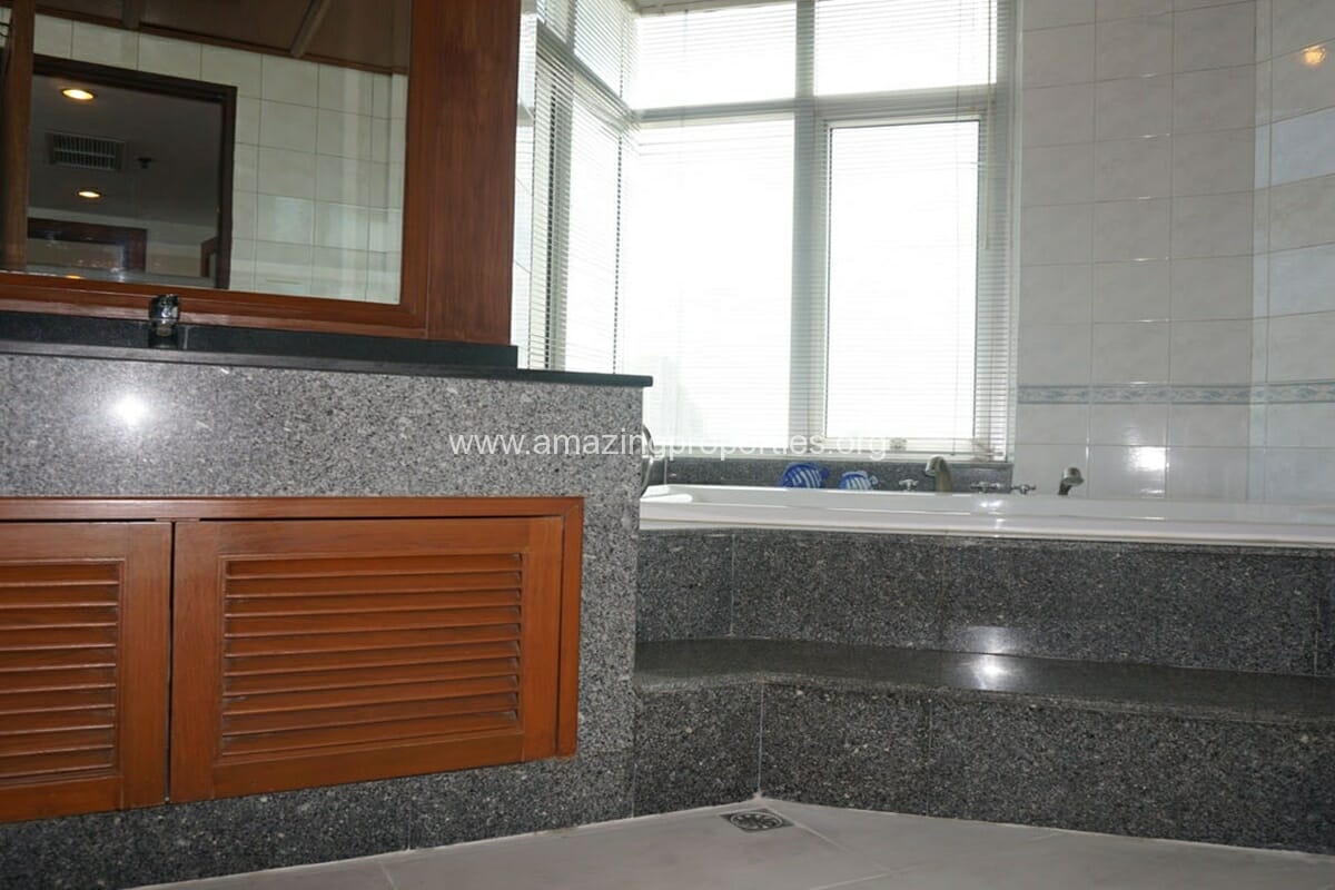 Suan-Phinit-3-Bedroom-Apartment-for-Rent-4-9699.jpg
