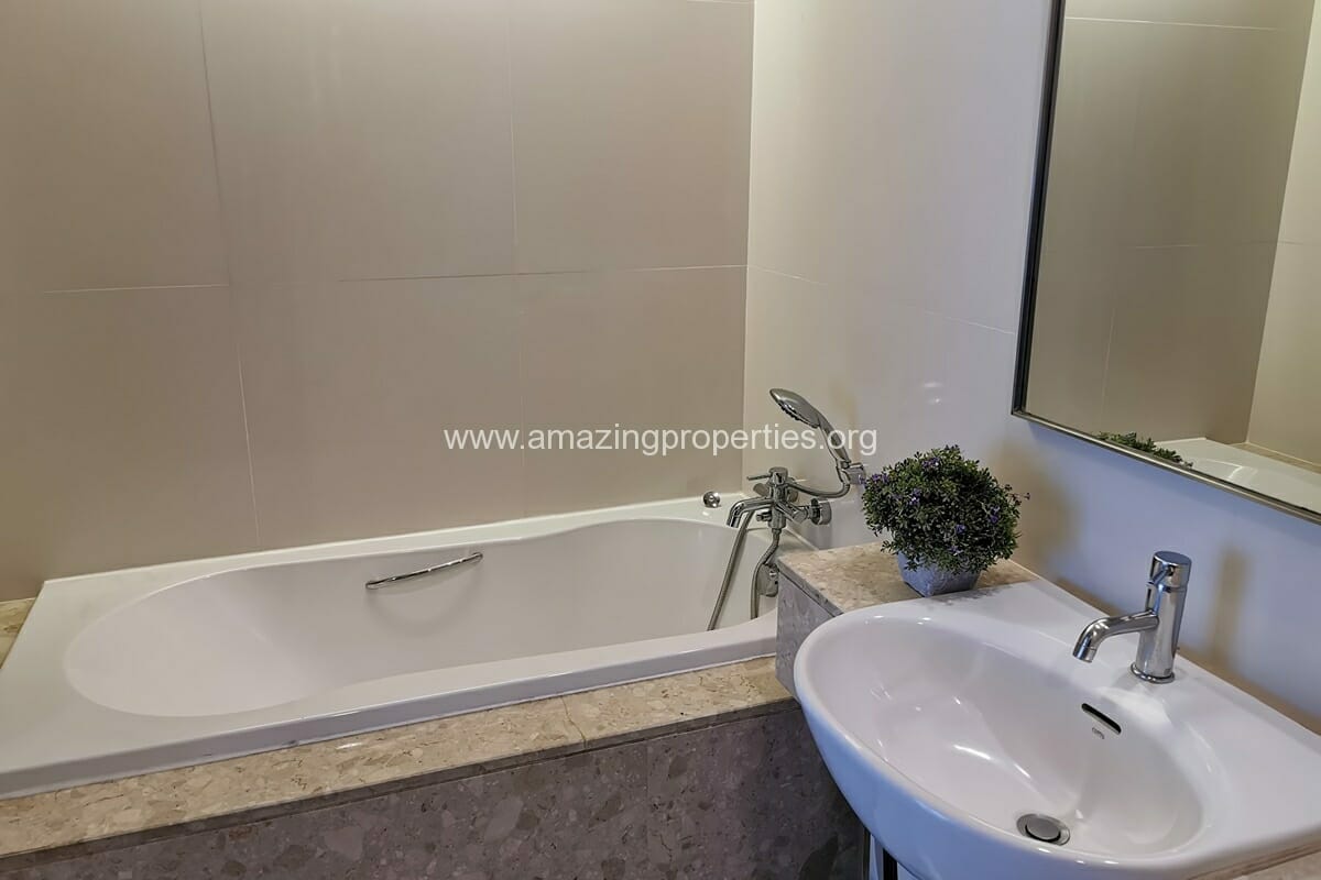 Sutavongs-Place-1-bedroom-apartment-for-Ploenchit-7-1276.jpg