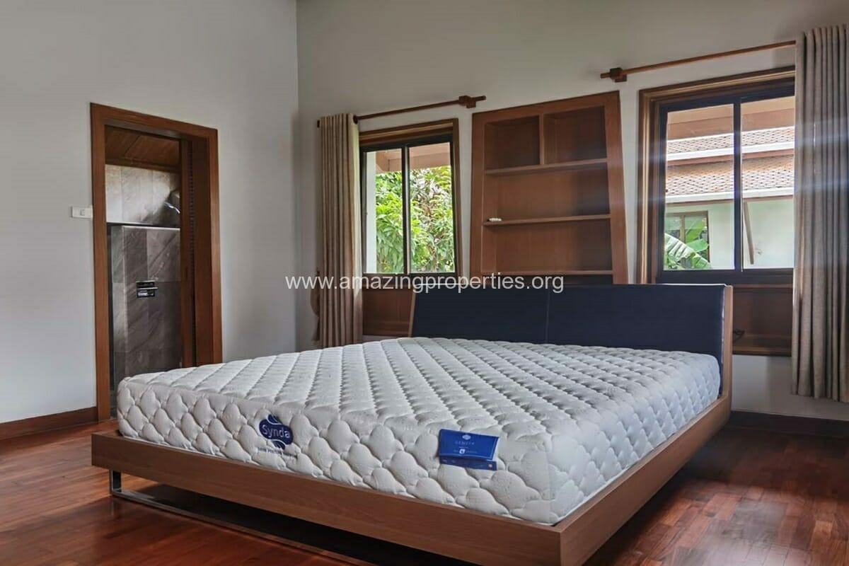 Thai-Style-3-Bedroom-House-with-private-pool-Phrom-Phong-28-8985.jpg