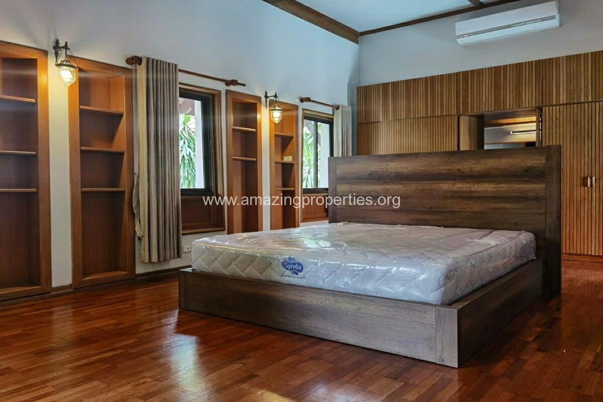 Thai-Style-3-Bedroom-House-with-private-pool-Phrom-Phong-32-9478.jpg