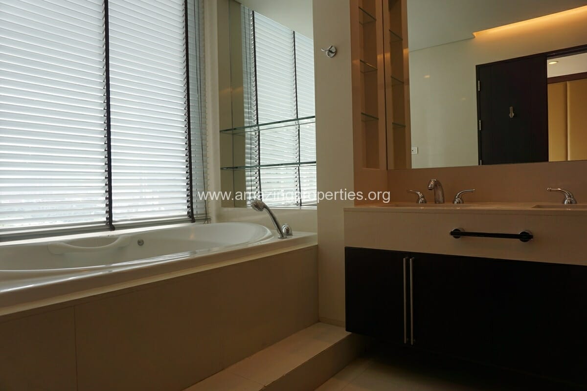 The-Park-Chidlom-3-bedroom-Condo-11-9663.jpg