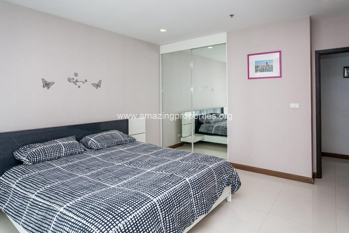 The-Rajdamri-1-bedroom-condo-12-4035.jpg
