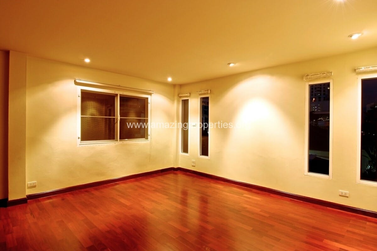 Thonglor-4-Bedroom-house-for-Rent-11-1117.jpg