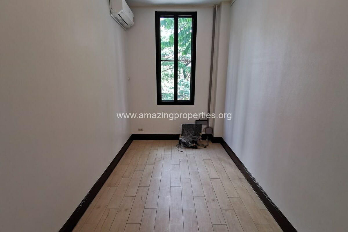 Thonglor-5-bedroom-house-17-8504.jpg