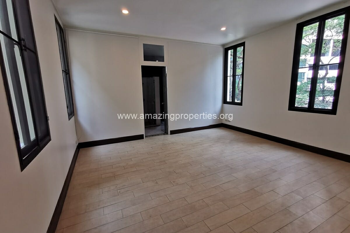 Thonglor-5-bedroom-house-20-7073.jpg