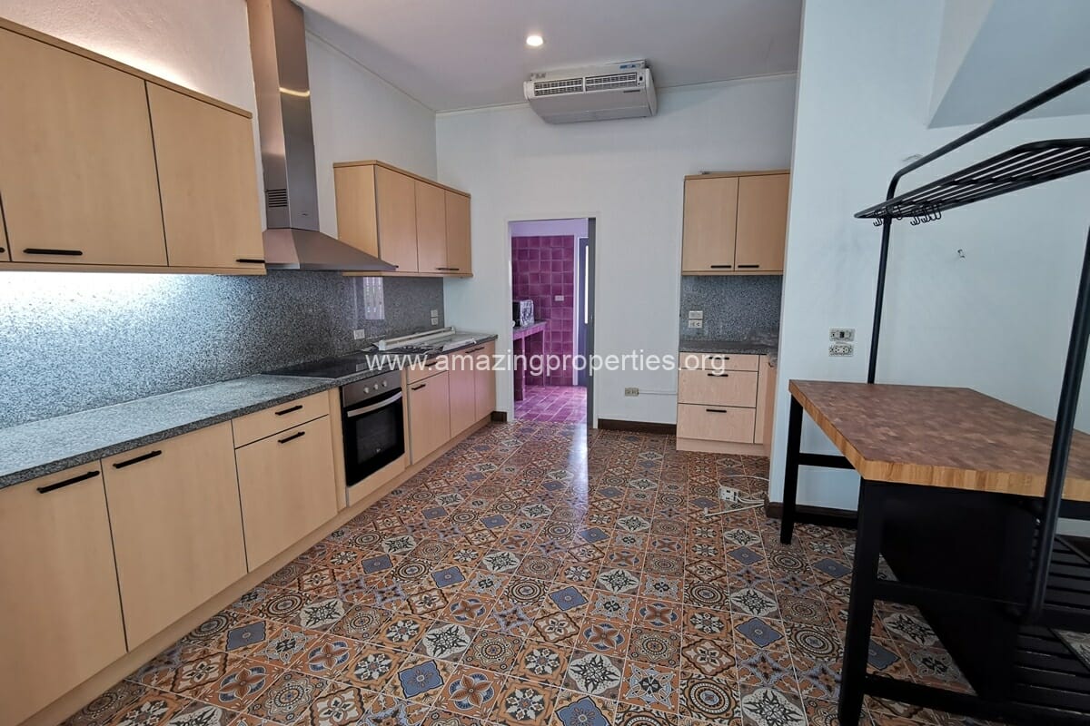 Thonglor-5-bedroom-house-23-6214.jpg