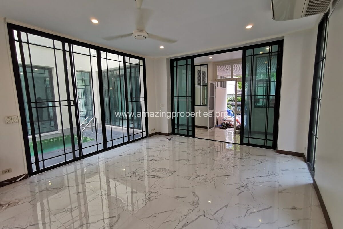 Thonglor-5-bedroom-house-26-9404.jpg