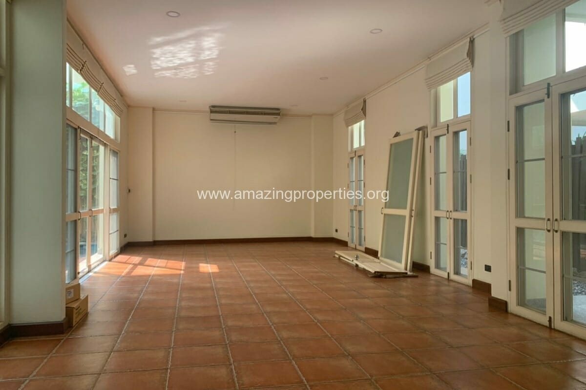 Thonglor-5-bedroom-house-for-Rent-3-1080.jpg
